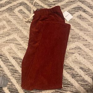F21 women’s ankle burgundy pants